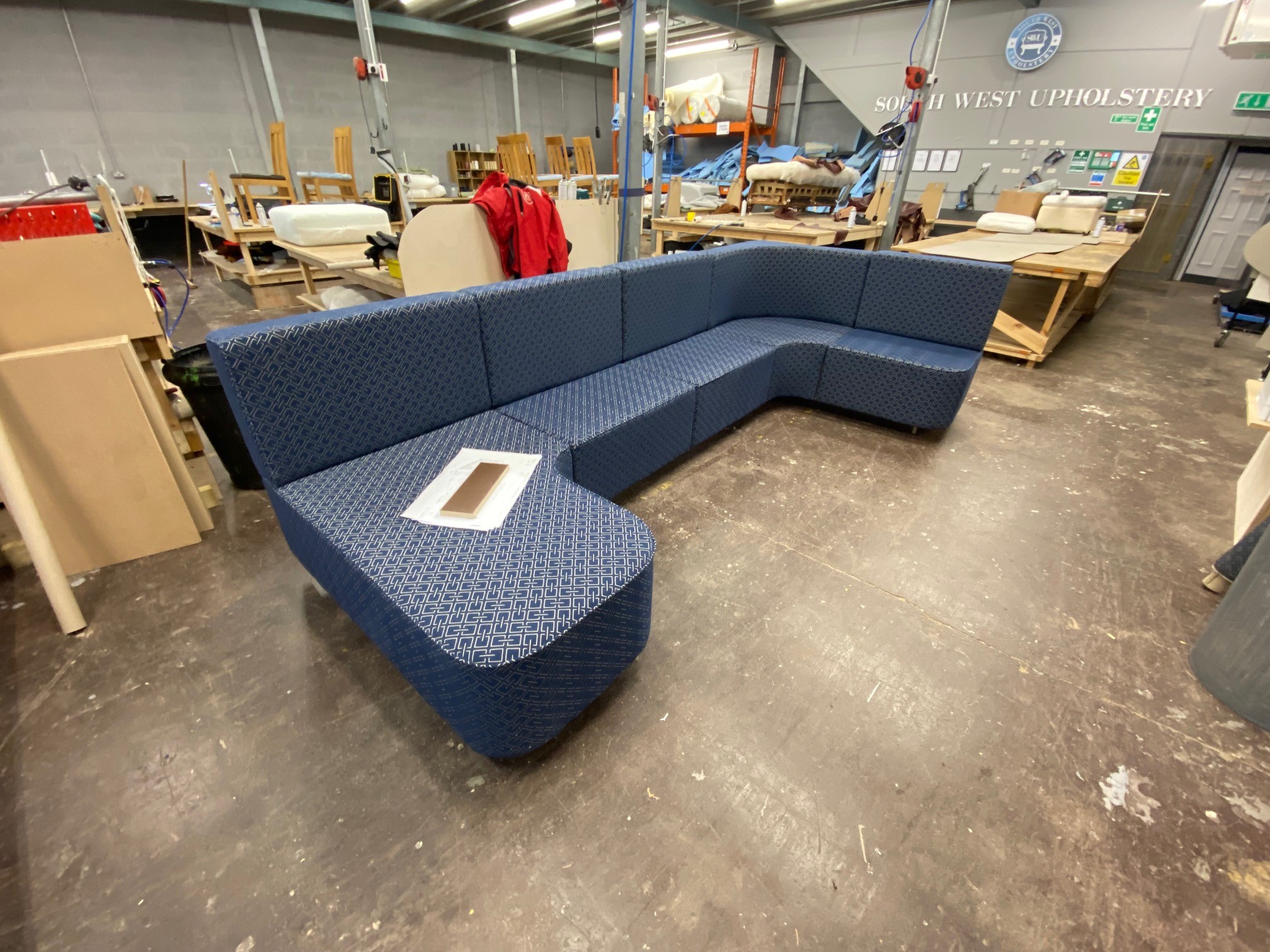 Curved-Banquette-Seating-2